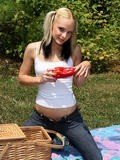 Faye Runaway Outdoor Shaved Teen Toys & Masturbation