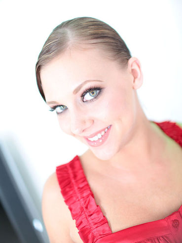 Mila Mason with beautiful playful eyes has fun with juicy dick from your POV