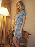 busty amateur Sydney Moon